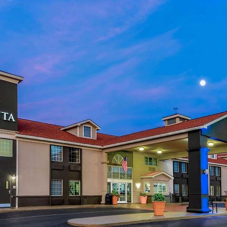 La Quinta Inn By Wyndham San Antonio Brooks City Base Exterior photo