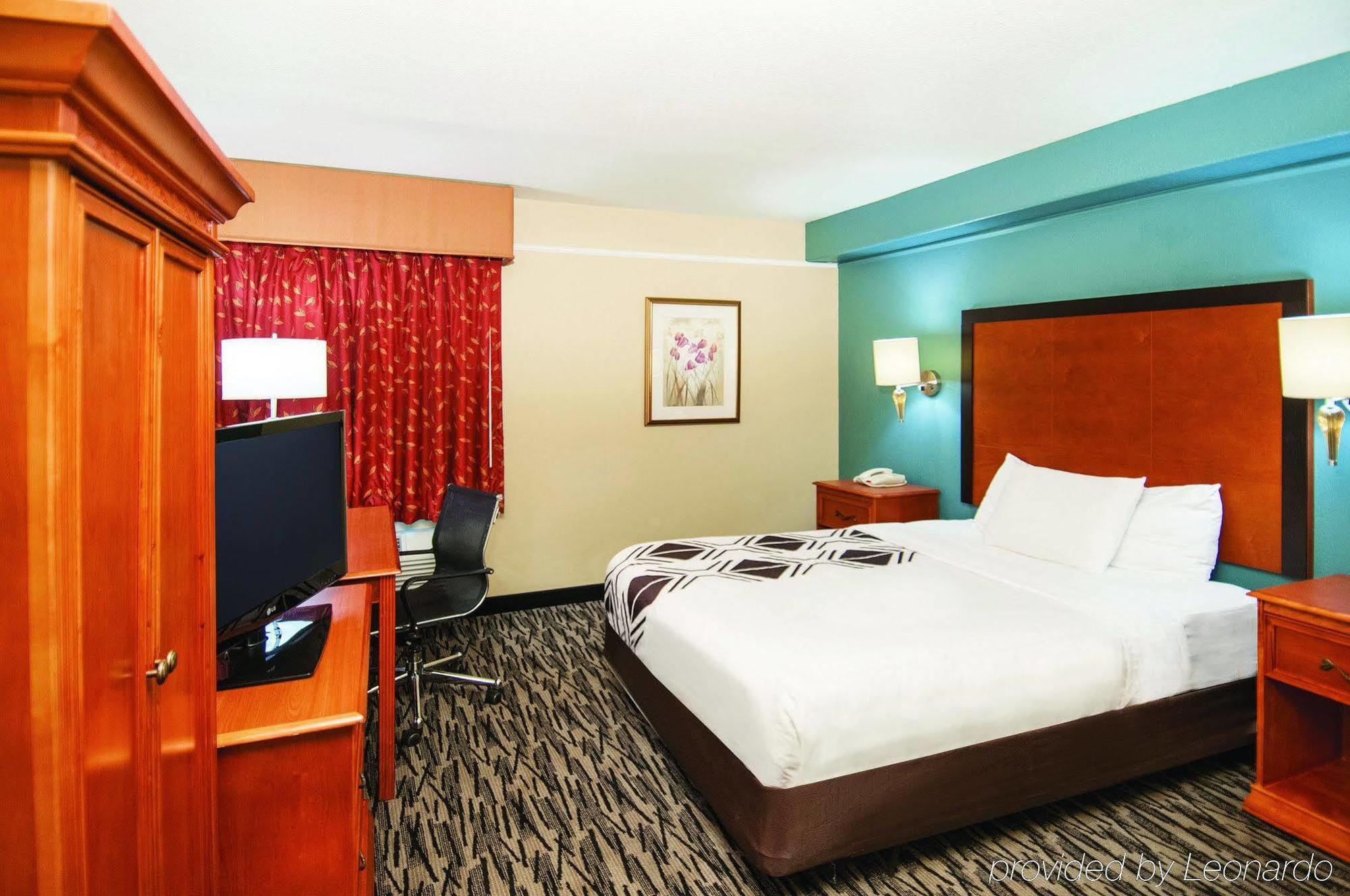 La Quinta Inn By Wyndham San Antonio Brooks City Base Exterior photo