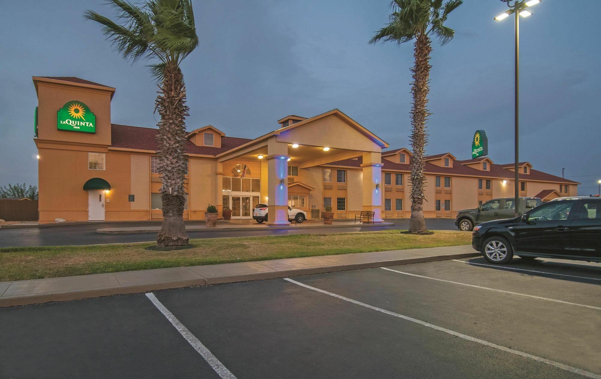 La Quinta Inn By Wyndham San Antonio Brooks City Base Exterior photo