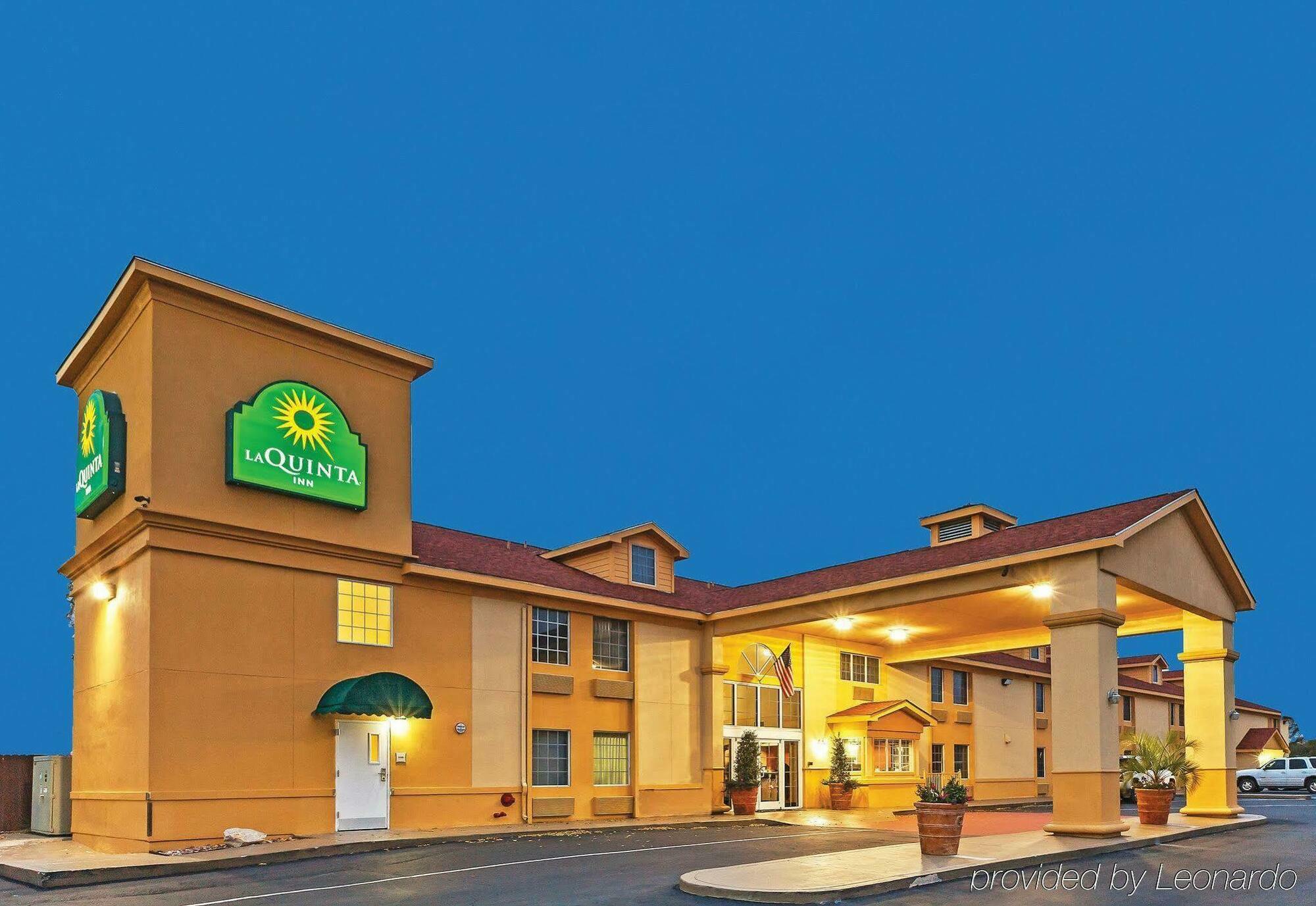 La Quinta Inn By Wyndham San Antonio Brooks City Base Exterior photo